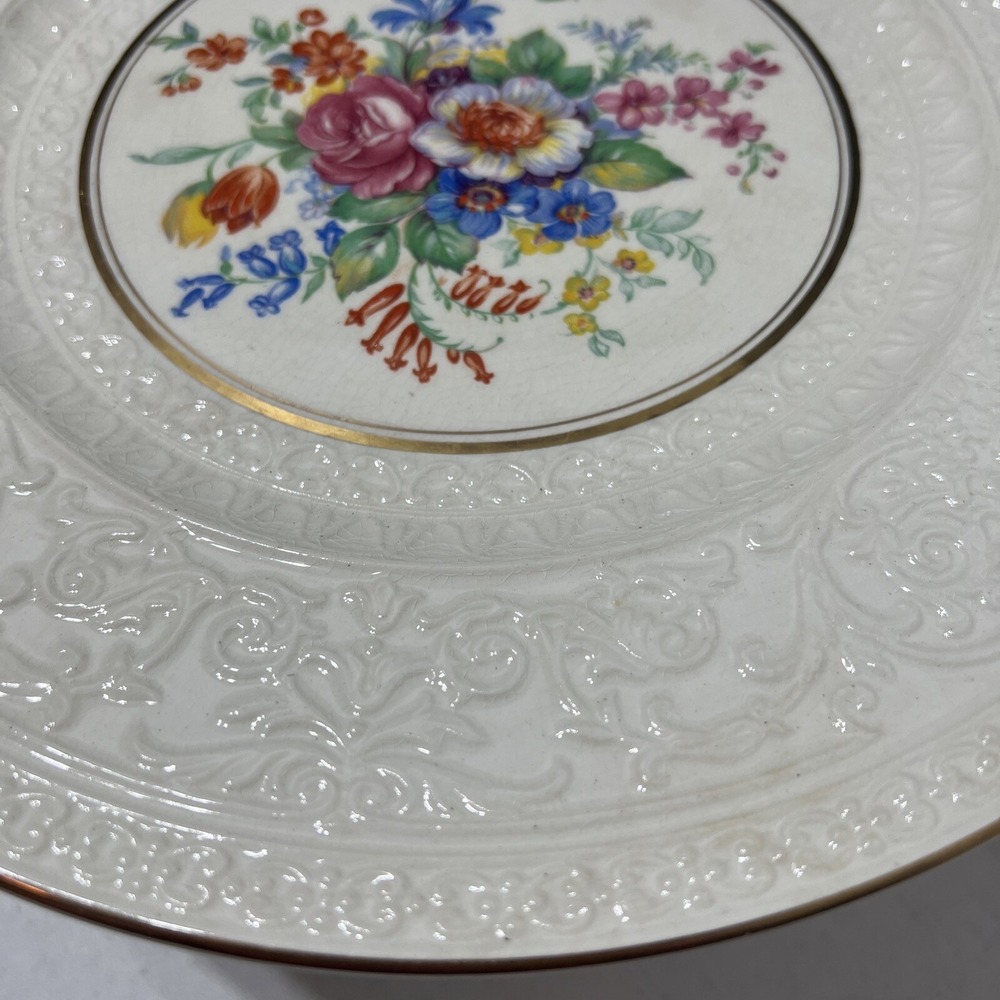 Wedgwood England Embossed Ivory Porcelain Floral Dinner Plate Gold Trim 11" - Picture 4 of 10